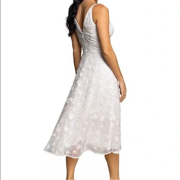 Dress the Population Elisa Floral Applique Sequin Dress in Ivory Beaded Shimmer - Picture 2 of 8